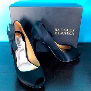 Badgley Mischka, Oliver Black Pumps, Sz 7